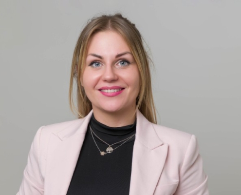 Sra. Júlia Osmjago